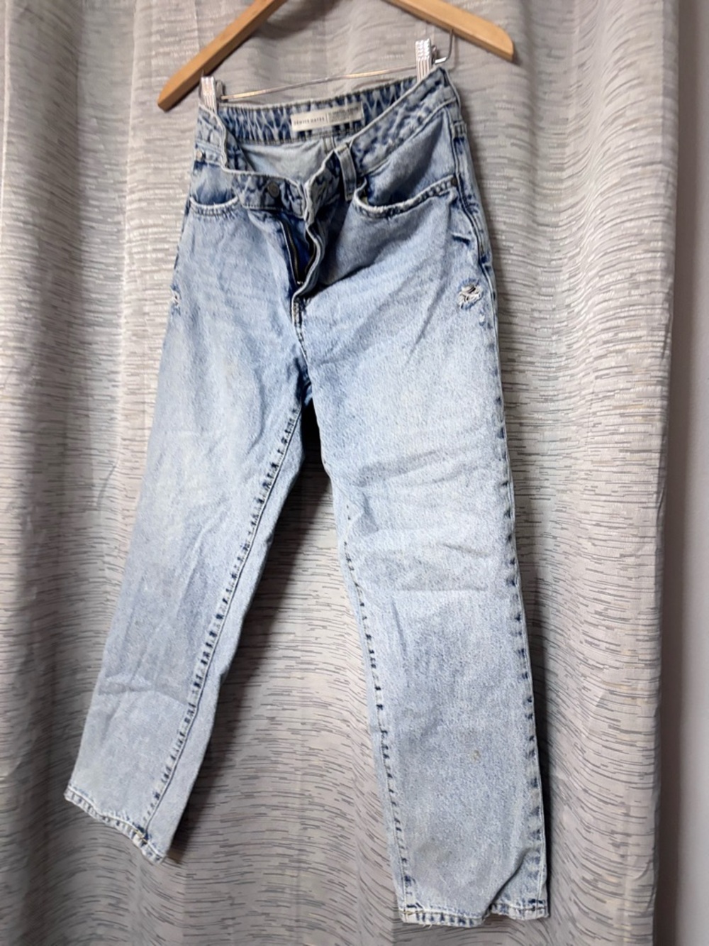 Denver Hayes Light Wash High-Rise Straight Crop Jeans